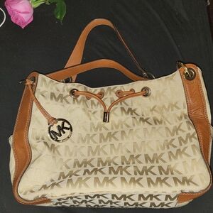 Michael Kors Ludlow Shoulder Bag